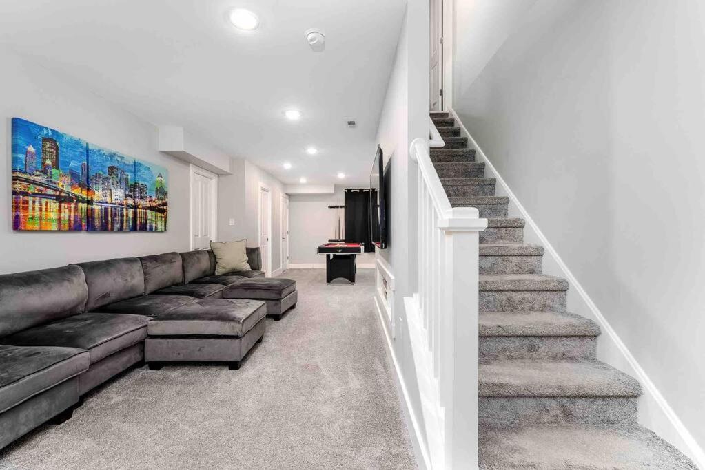 Family-Friendly 4Br Retreat Sleeps 12, Private Yard, Garage, Close To Stadiums, Casino & Downtown Pittsburgh Exterior foto