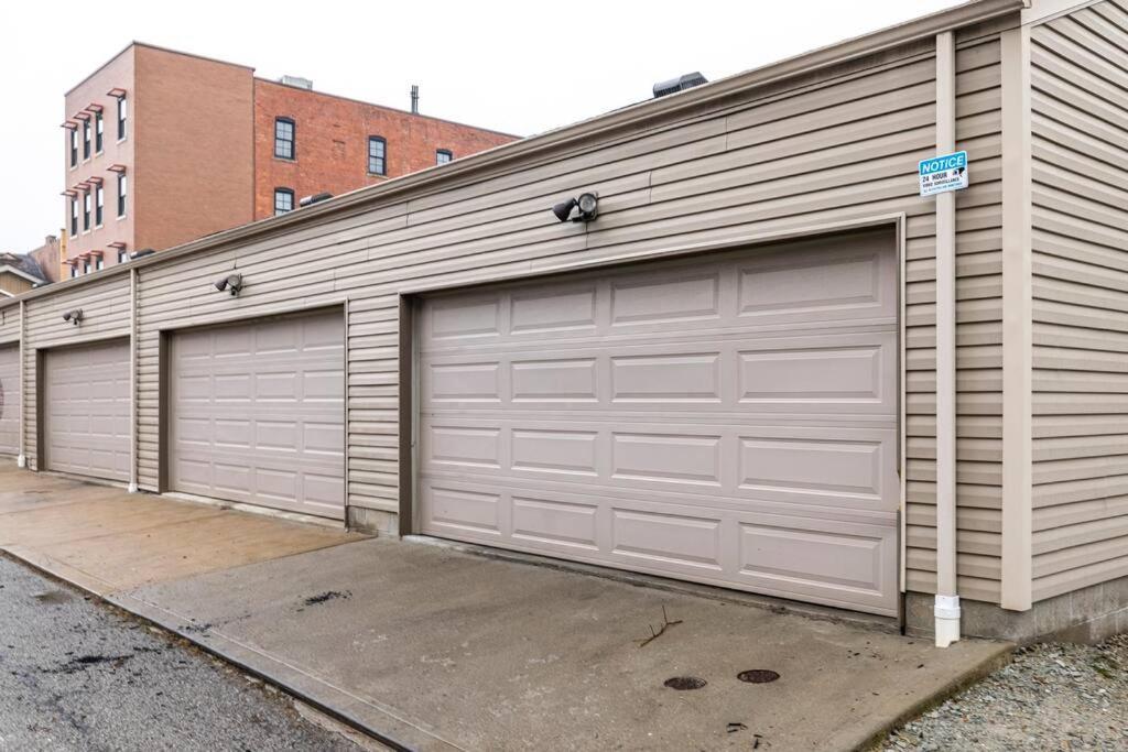 Family-Friendly 4Br Retreat Sleeps 12, Private Yard, Garage, Close To Stadiums, Casino & Downtown Pittsburgh Exterior foto